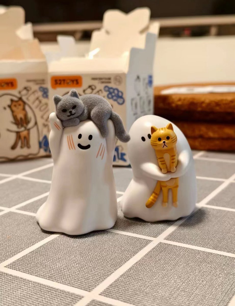 maniesbeli's tweet photo. HANTU GENDONG KUCING LUCU BANGET GOKIL 😭 halloween nanti beli mini blindbox gini buat kado lucu-lucuan 😂 https://t.co/ZJLPh9yOKr