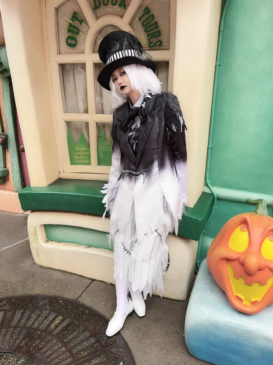 ma_Tw_811's tweet photo. 商材探しの休憩中...¿

・
🛒🧟🤍
#Dハロ仮装2026 #Dハロ仮装 https://t.co/hModFqnqJn