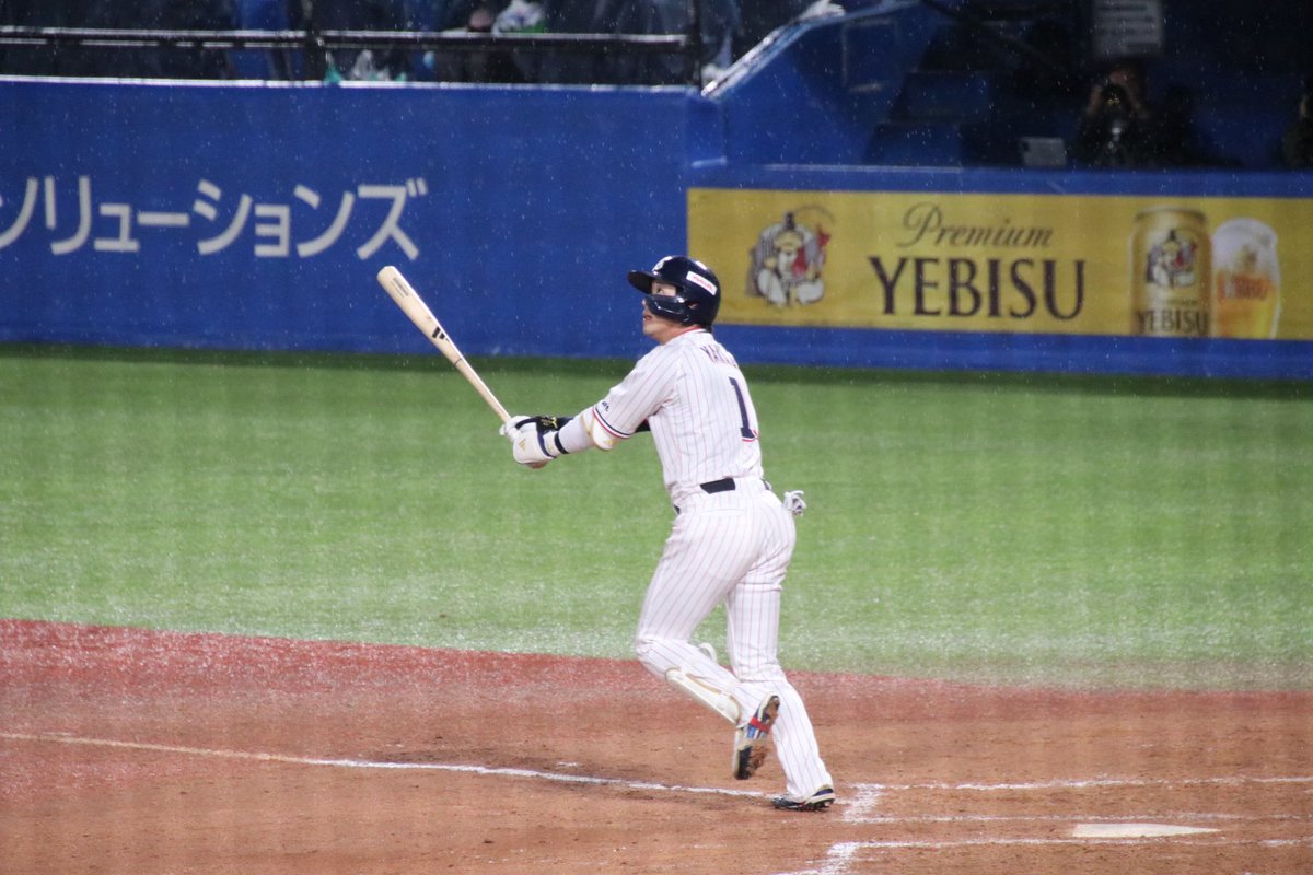 2hiiro8960's tweet photo. 決めてくれたー！！
代打サヨナラ2ランホームラン🌈
ありがとう山田さん！！！！！！！
#swallows #山田哲人 https://t.co/VwZC0tCDco