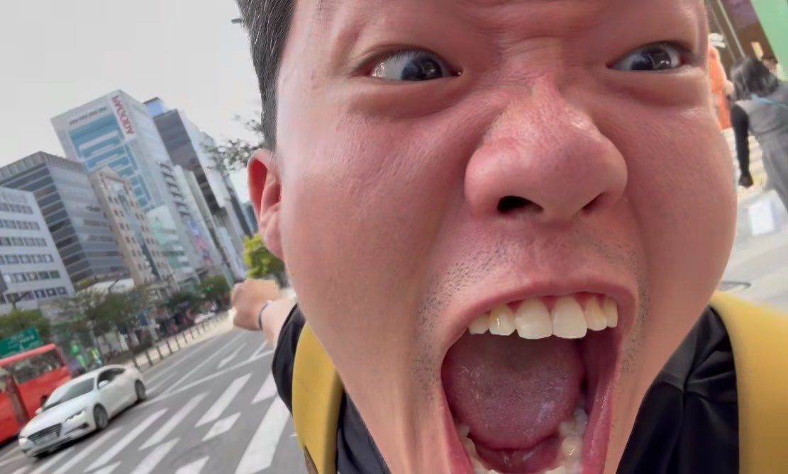 whatthearchive's tweet photo. 경찰관넴!!!  경찰관넴!!!!   저기예요!!!!!
제 연휴가 벌써   도망가고있다구요 씨발!!!!!! https://t.co/DbLyobeUia