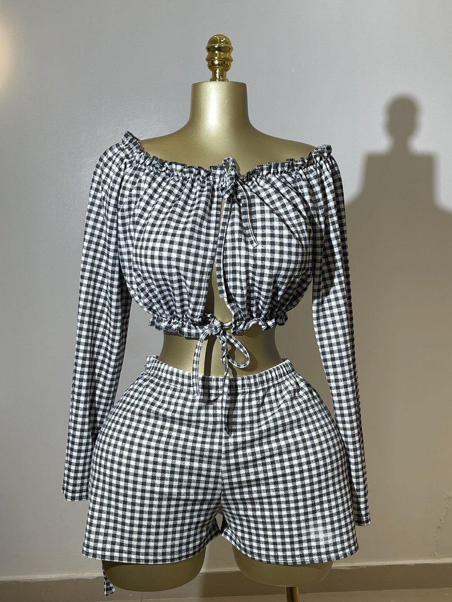 narasthriftstor's tweet photo. Boohoo Two piece Dress
Size: 10-12
Price: N12,000 https://t.co/VruEbccFbE