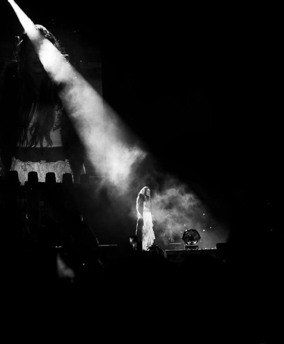 StoesselCrave's tweet photo. Nuevas fotos de TINI en el Estadio Modelo de Guayaquil 👑🤍 https://t.co/60HMFaaubF
