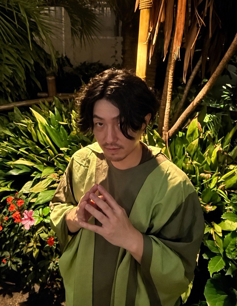 donanicklor's tweet photo. 触れちゃダメ、ブルーノーー♪
（昨日このポーズしかやってなかったかも…）

#Dハロ仮装2026 https://t.co/oMf7iC2nCa