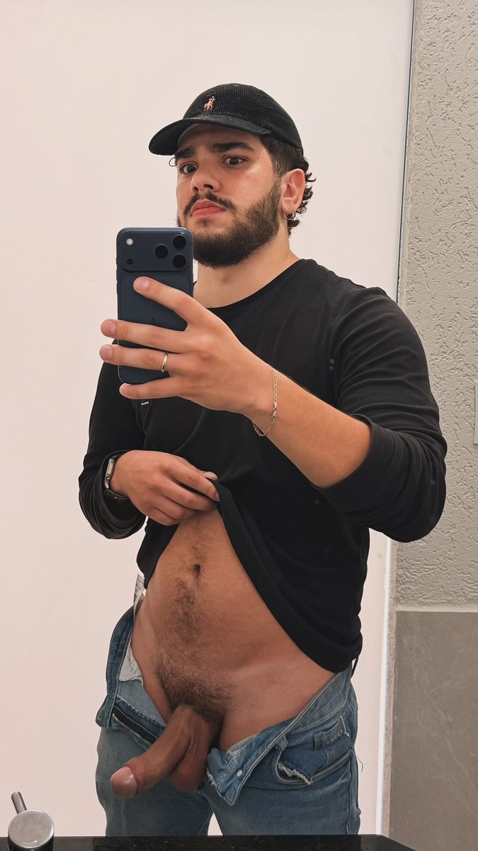 mxtbear's tweet photo. cês são esquerda ou direita? hahaha https://t.co/KmOwkZUjtm