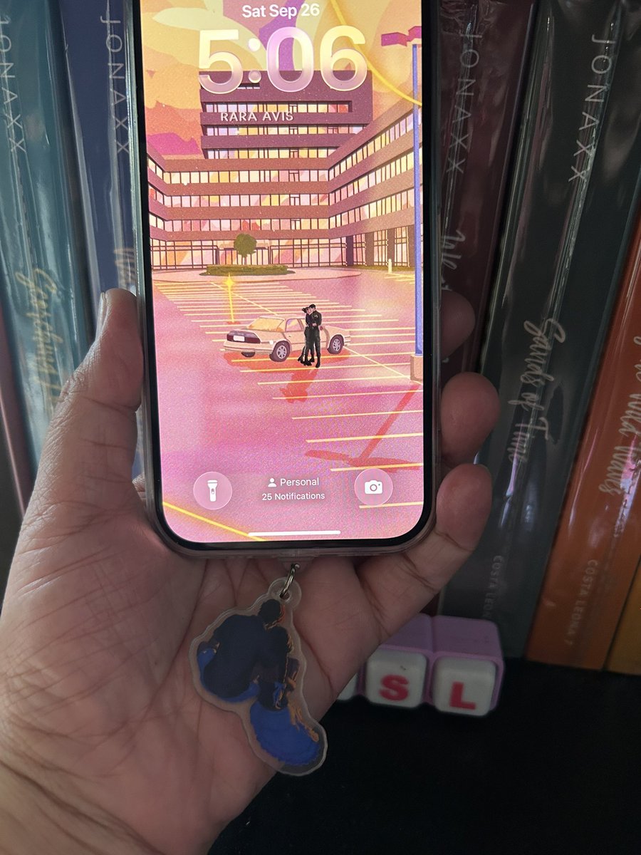 Chichuuuyz's tweet photo. Look at my charging port dust plug 🥹🥹

artworks by @cliarchve https://t.co/90CvvR3E70