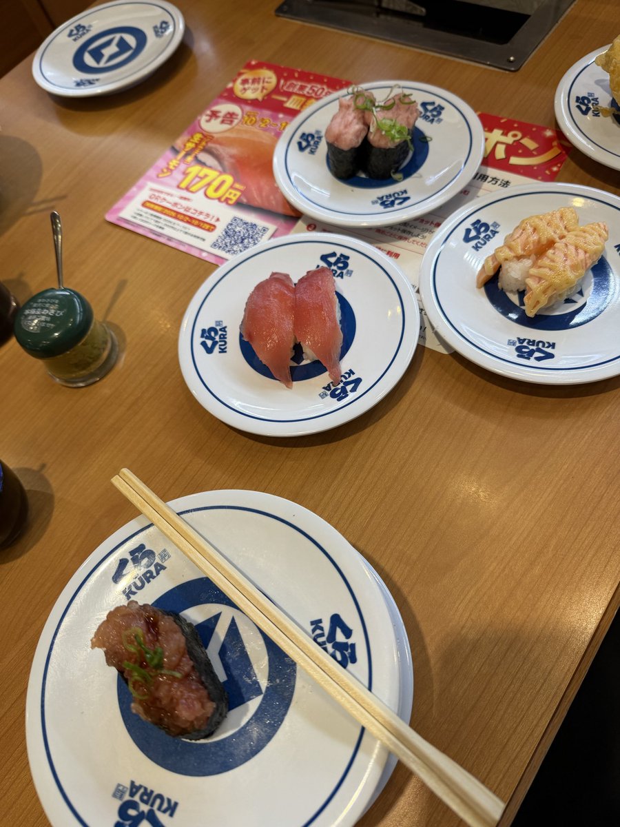 shma_dqx's tweet photo. 運動後の寿司うますぎる https://t.co/PMTHSef0Bn