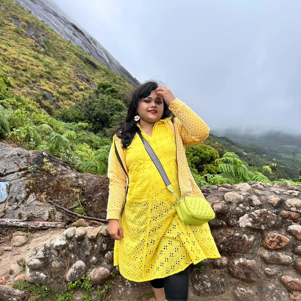 FredaStingef's tweet photo. Photodump from Day 2 of my Kerala trip. Munnar was chilly and drizzly all day on December 17, with dense fog hiding most of the stunning tea gardens from Eravikulam National Park. Filter coffee made it better, and the views we did see were https://t.co/RfxxpDIUj7