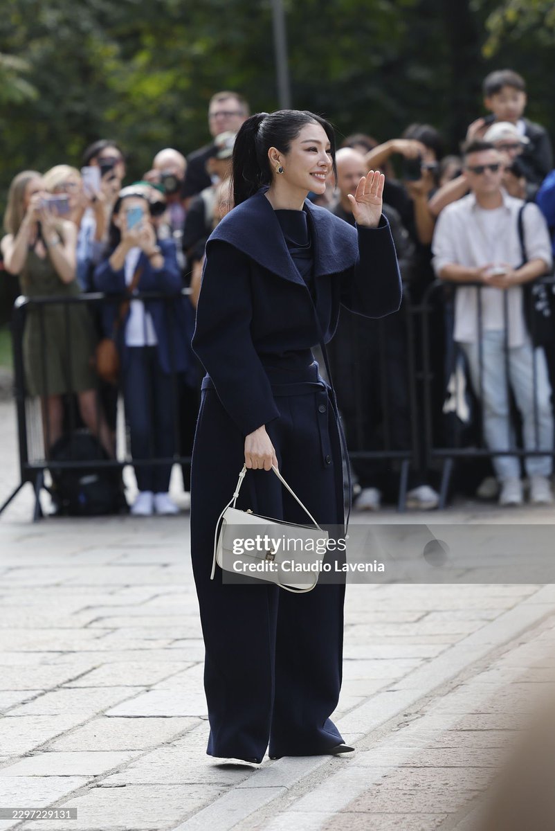 malisorndata's tweet photo. 🔥🔥🔥🔥🔥

FAYE FOR FERRAGAMO MFW 
#FerragamoXFaye 
#Ferragamo 
#FerragamoSS27 
#FayePeraya 
#MilanFashionWeek https://t.co/9P2vPvPalr