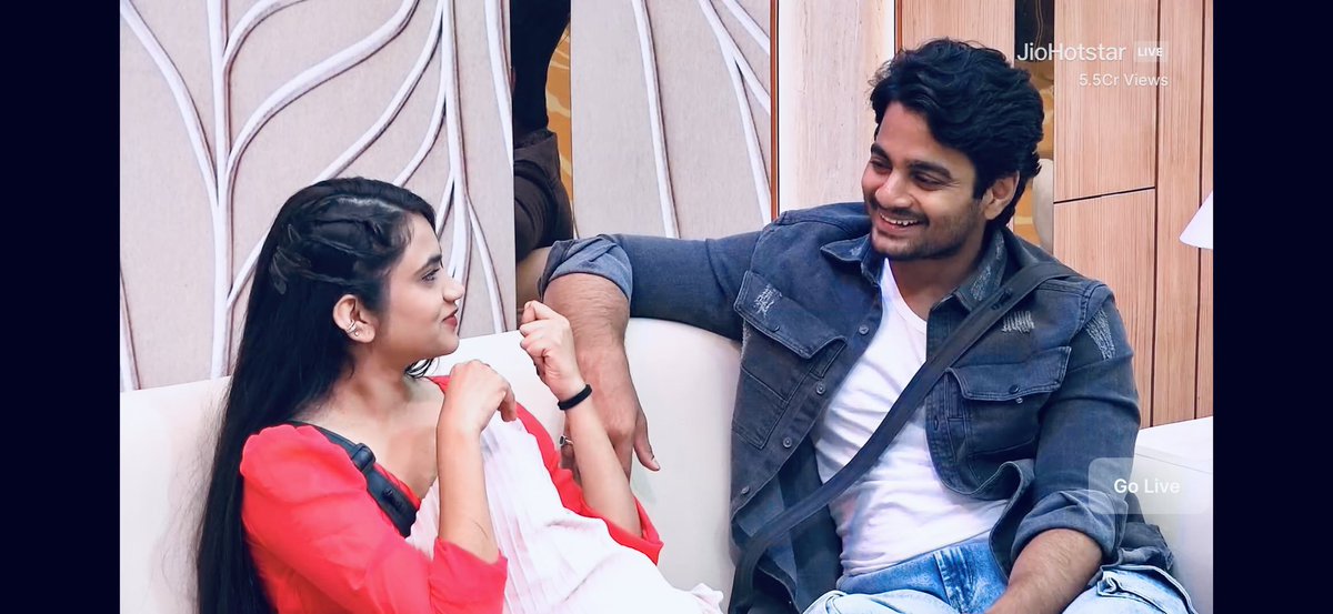 ThrigunArmy's tweet photo. Ee Pappu ganni pattukuni 😠

PR  &amp; paid handles Starting bale ruddharu kadhra winner 🏆 ani  🤭

Atleast top 3 lo kuda doubt 🧐 

#Rohit   #biggbosstelugu10 https://t.co/wTdwX9PQpW
