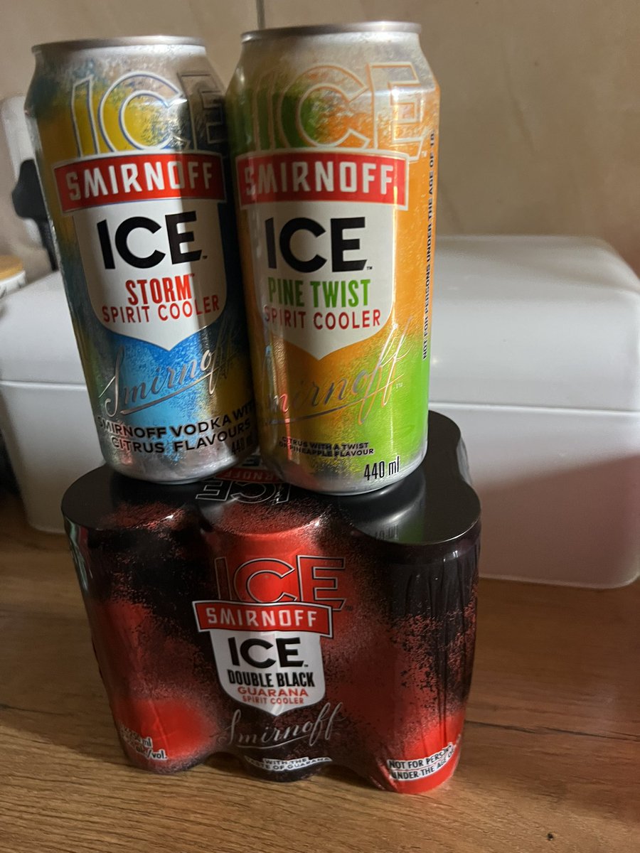 NomfundoMazwide's tweet photo. Hayi bethuna 1 can knocked me out 😂🙈

SMIRNOFF AFRICA X BRAVO B 
BRAVO B AT MAKOYA IMBIZO 
#LindokuhleNsele
#SmirnoffMakoyaImbizoXBravoB 
#BravoB https://t.co/Ua0sUdiUHo