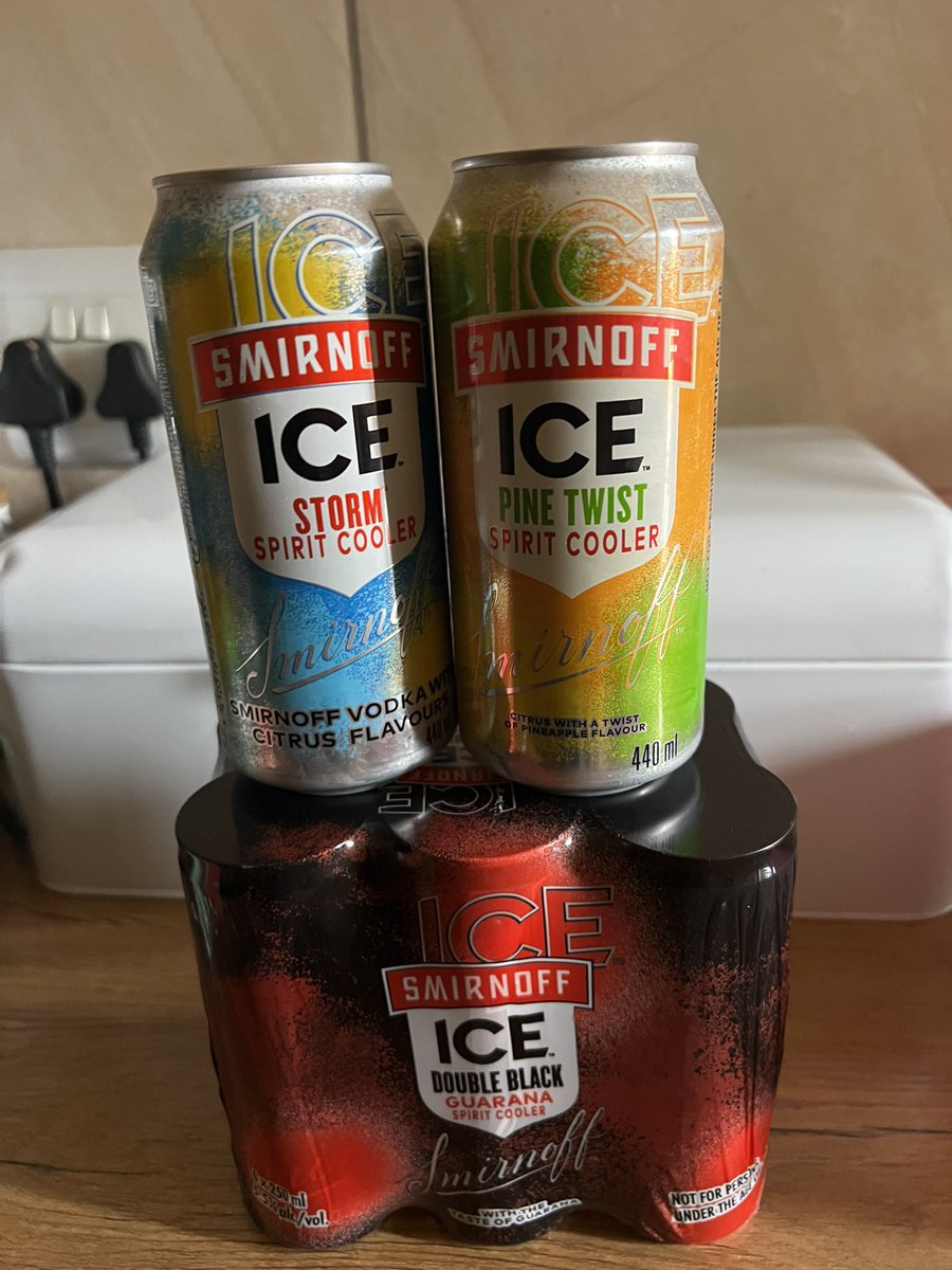 NomfundoMazwide's tweet photo. Hayi bethuna 1 can knocked me out 😂🙈

SMIRNOFF AFRICA X BRAVO B 
BRAVO B AT MAKOYA IMBIZO 
#LindokuhleNsele
#SmirnoffMakoyaImbizoXBravoB 
#BravoB https://t.co/Ua0sUdiUHo
