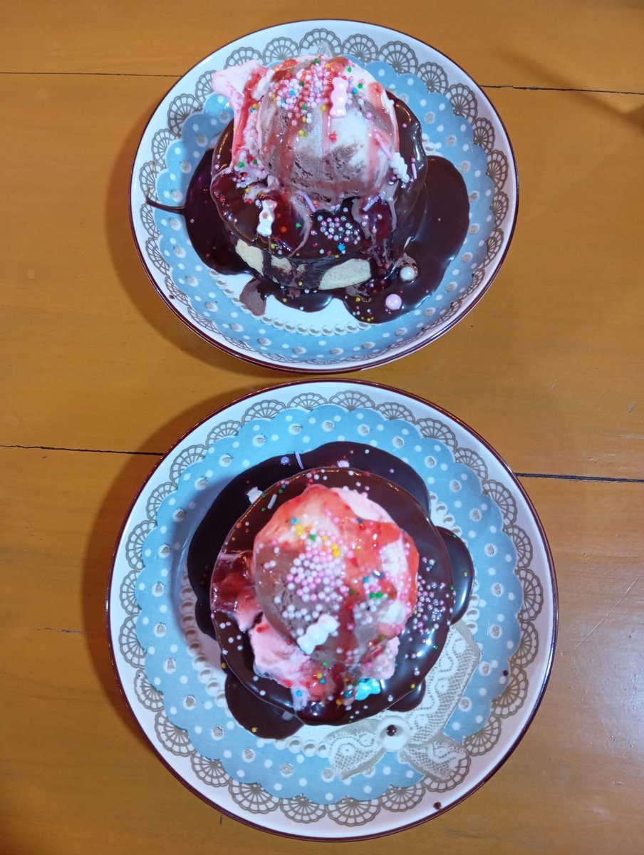 EdwinnMj's tweet photo. pancake ice cream 🍨🤤 https://t.co/eKMoKmlKmb