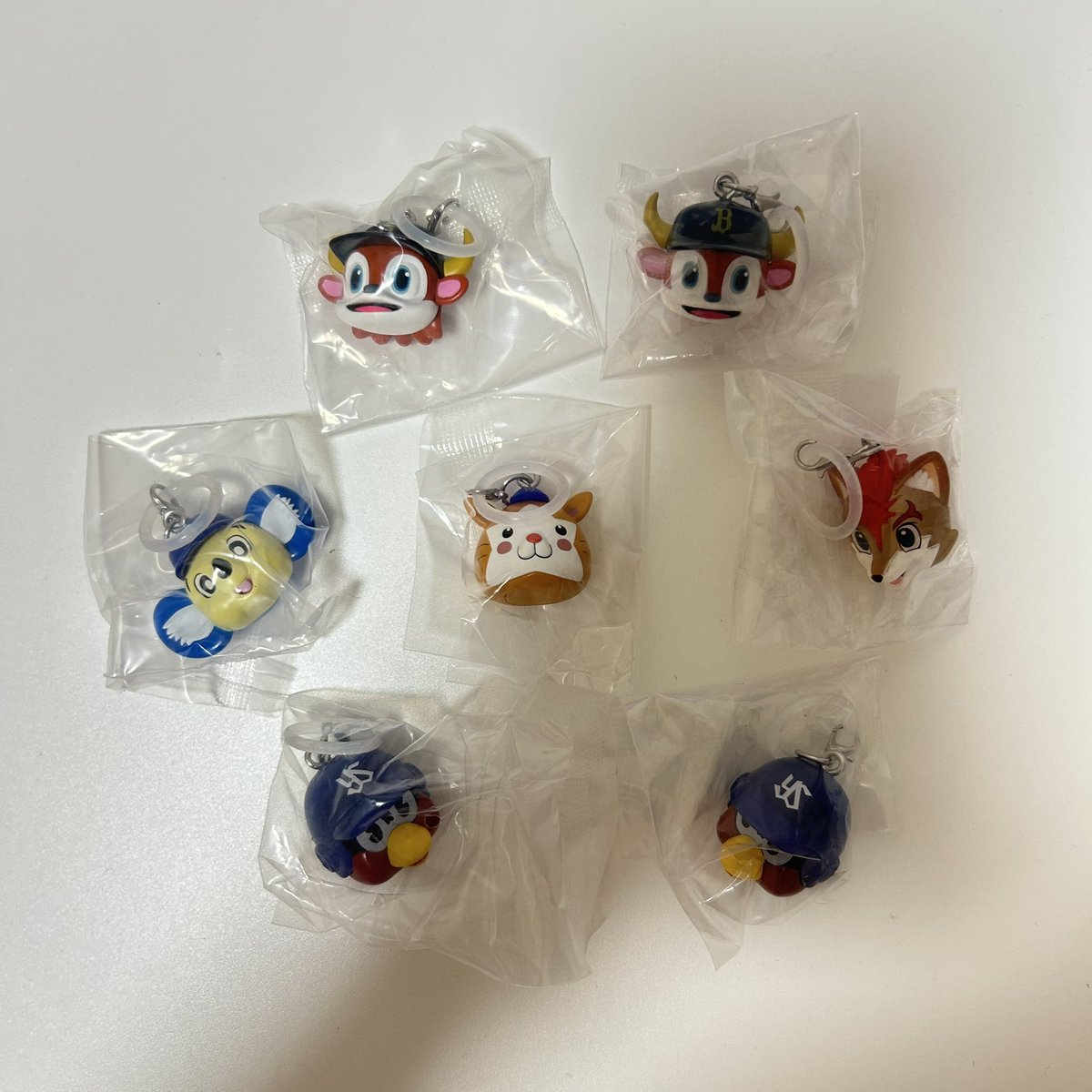 Ghirayama69's tweet photo. プロ野球マスコット めじるしアクセサリー ガチャガチャ 交換
　
【譲】つば九郎×2　ドアラ　スターマン　フレップ　バファローブル×2

【求】ジャビット

現地 または 郵送希望
今シーズン現地👇🏻
9/27(日)ヤクルト戦、9/29(火)広島戦、CS東京ドーム開催日すべて
心当たりある方はdmお願い致します。 https://t.co/csYZY82CHO