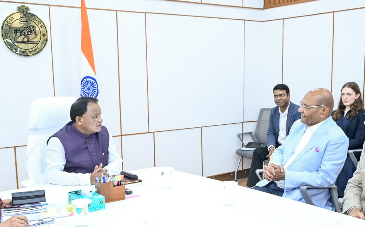 CMO_Odisha's tweet photo. Vedanta Chairman Shri Anil Agarwal met Hon’ble Chief Minister Shri Mohan Charan Majhi at Loka Seva Bhawan today.

The meeting focused on Vedanta’s ongoing projects and the State’s industrial growth and development. https://t.co/s27TPuyheD