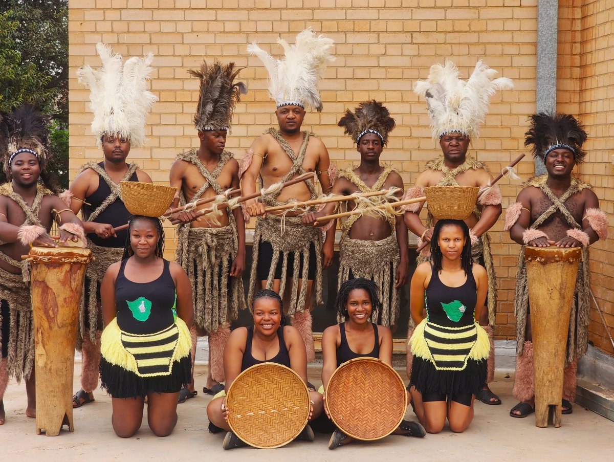 Sotakatsuki's tweet photo. @thabanimnyama Culture is not only wearing traditional clothing. Surely an advocate like yourself should not fall for this propaganda pushed by some uneducated members of your tribe living in Hillbrow. Shona culture is rich practiced through food, drink, roora, music, spirituality, pottery etc https://t.co/zYOfyp1E6l