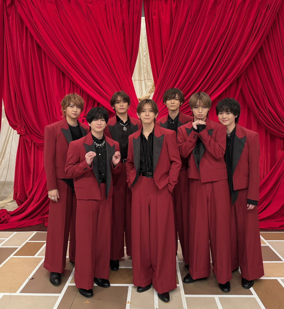 nanana_nankotsu's tweet photo. 八頭身骨格ジャニーズが全く浮かないグループがあって、
Hey! Say! JUMPって言うんですけど、 https://t.co/A1QFEDeo5q