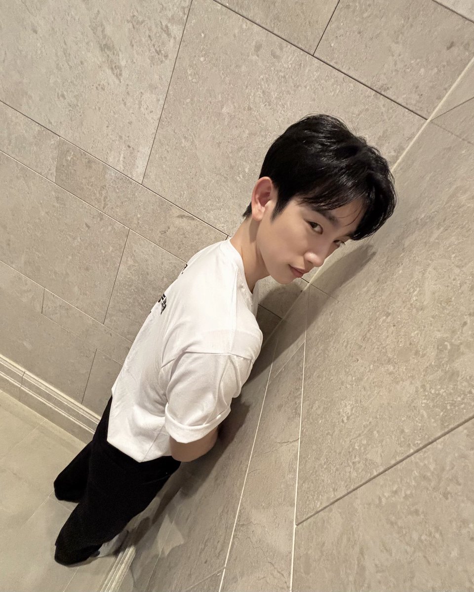 wlsduds2's tweet photo. 나중에 이런 녕냥이 사진 모아서 스티커 만들고시픔… 너무 귀여우니까…… https://t.co/EoFD8VyOQS