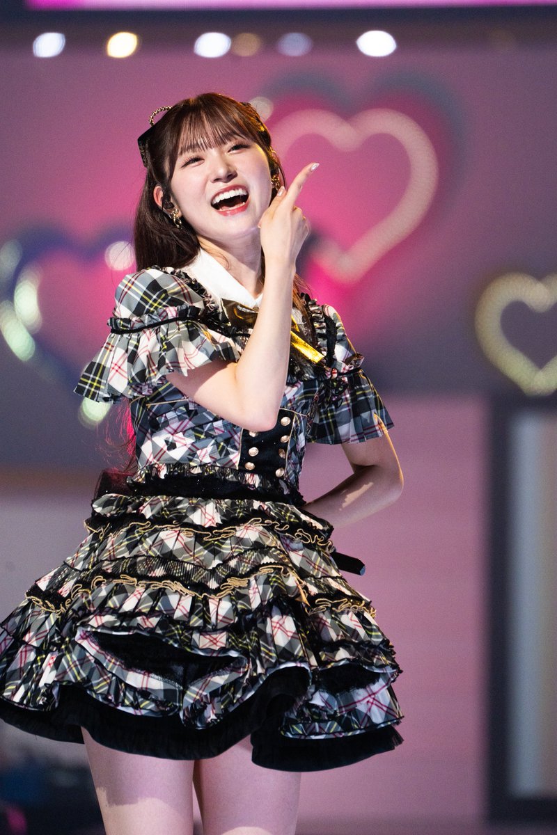 tokky11v's tweet photo. ずっきーって、いつも華やかで
見てるこっちが笑顔になる

本当に太陽みたいな存在☀️

#山内瑞葵
#AKB48
#AKBサンコンコン https://t.co/stXR1f5dxg