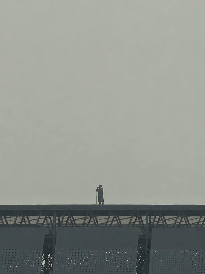 NewsWeeknd's tweet photo. The Weeknd was spotted on the roof of Jakarta International Stadium during soundcheck. 👀 https://t.co/xEQSG7on6G