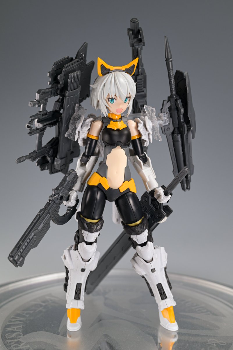 NARISAWA_YA's tweet photo. "DEMON X RISHETTA MACHINA"
本来であれば太ももジョイントは奇麗に付かないのですが、今晩公開する動画の中でジョイント制作方法を公開しますので動画も是非ご覧ください！
今回はちょっと難しいやもしれぬ・・・ https://t.co/RkQHMsK1bb