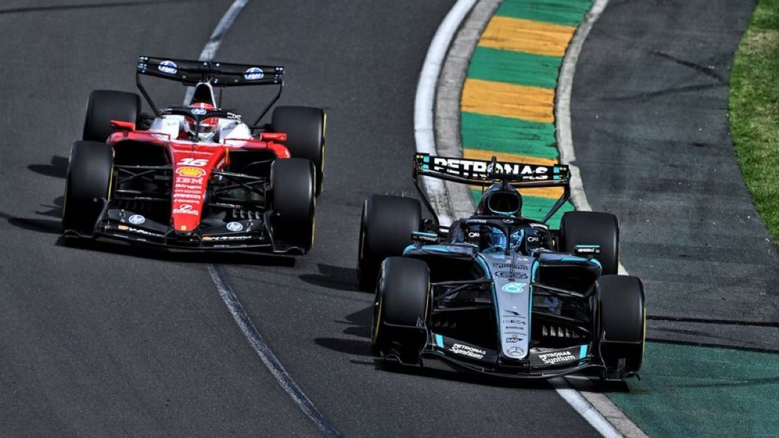 MercedesAMGF1BR's tweet photo. O motor Mercedes é o mais vitorioso da Fórmula 1. 

Mercedes - 252
Ferrari - 251

A F1 é prateada. https://t.co/oU9lYCNe8G