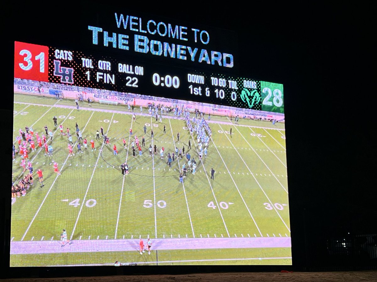 JordoSimmons's tweet photo. A great night under the Friday Night Lights celebrating middle school night and the Dettes dancing with their dads! #risddreamon @RichardsonISD https://t.co/zgF0Nvvb41