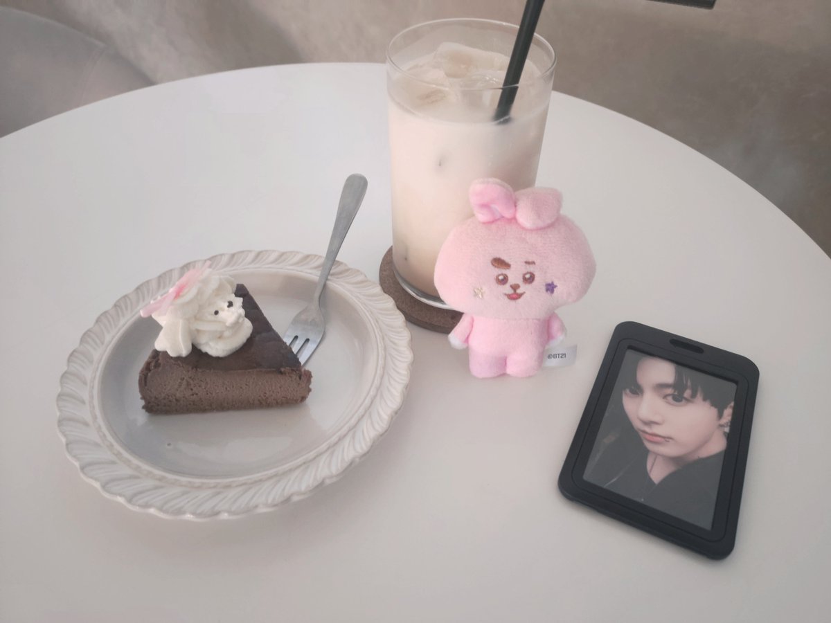 achaneh6r's tweet photo. ☕♡♡♡

#推し活
#ジョングク
#韓国カフェ https://t.co/PdhN9njPeD