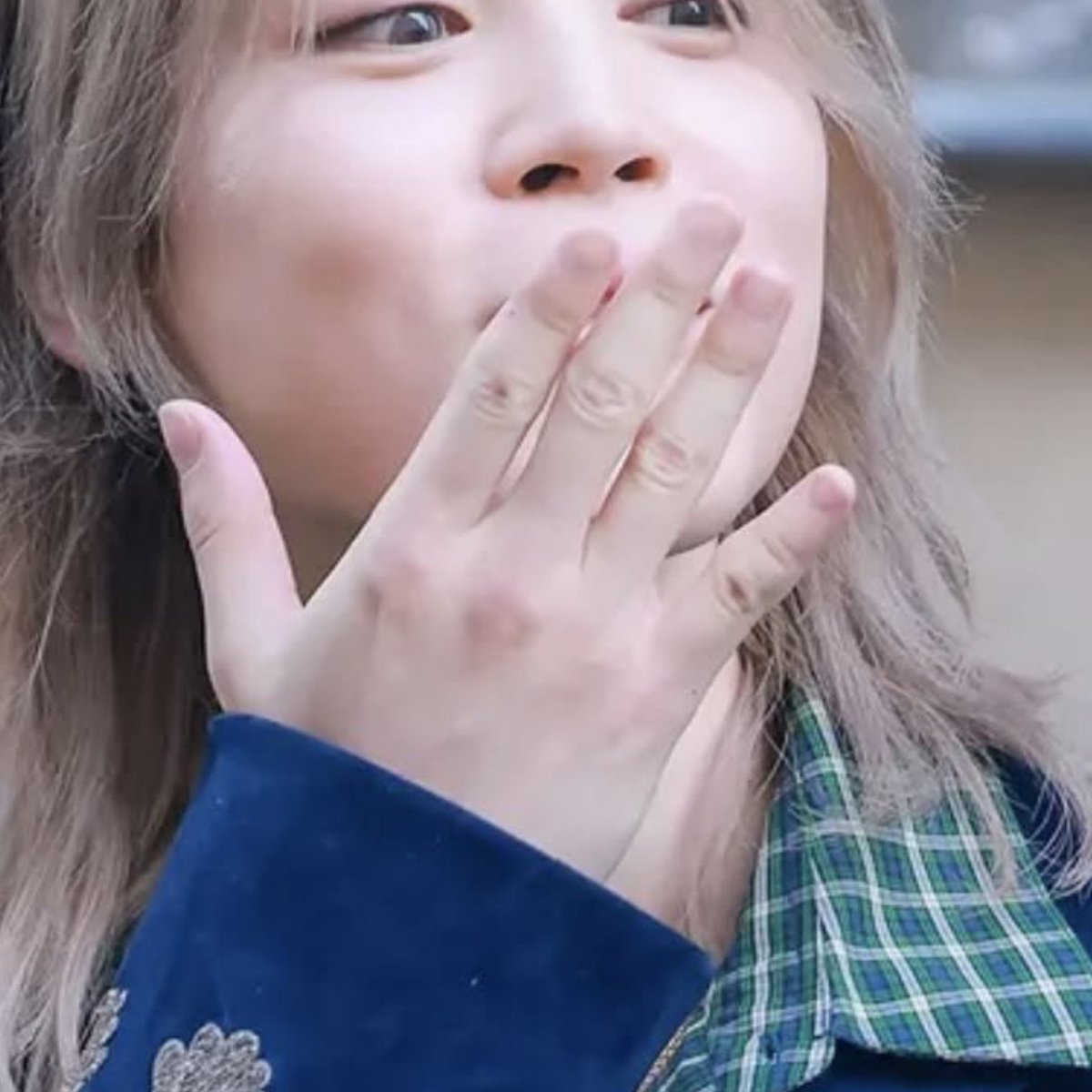 bangpdsgirl's tweet photo. the duality of jimin's hands yall 🧍🏻‍♀️ https://t.co/tnnoMLsvz6