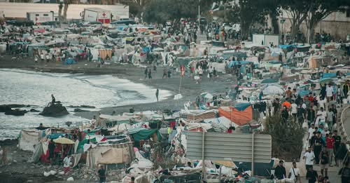 antifazcaballa's tweet photo. No solo sigue igual si no que PARECE ir a peor... Situación de la playa del Trampolín, playa familiar, ¿En que año podremos volver los ceutíes tras esta invasión?

Es inhumano estar de acuerdo con esta invasión https://t.co/xvVwlkbzq2