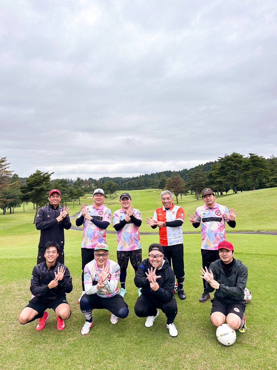 Yodochinki1013's tweet photo. 本日は友遊クラブFGの活動日
セブンハンドレッドクラブで
友遊クラブ7周年のお祝いラウンド🖐️✌️
今回も楽しくラウンドが出来ました👍
#フットゴルフ⚽️⛳️　#友遊倶楽部FG https://t.co/b6O10unXTg