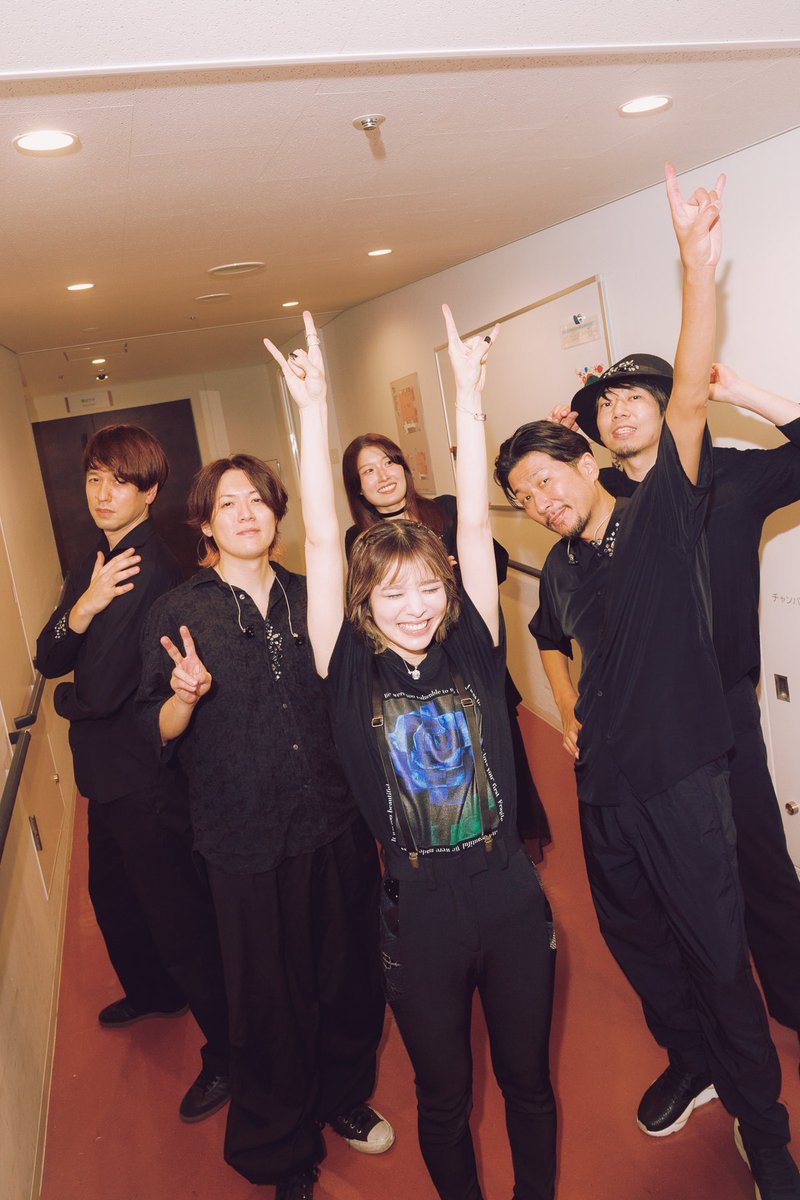 milet_music's tweet photo. 京都。
あなたたち、過去一でした。
もう、完全にファイナルでした。
…まだ５公演目なんですけど。
こんな私を、こんなにも愛してくれて、本当にありがとう。
言葉じゃ表せられないくらい、みんなのことが大好きです。
夢のような時間だった…。
また必ず、会いましょう！

明日は静岡！
京都超えていけるかなᕙ(´◉ᾥ◉｀)ᕗ
静岡もファイナルでよろしく！！笑

#milet_MadeofGlass 💎