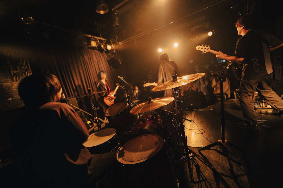 bake_000's tweet photo. RADWIMPSコピーバンドイベント #LIVEWIMPS  
 
有難う御座いました
とてもとても楽しくはしゃぎました
最高のメンバー��最高の1番手しました

【セトリ】
1.夢灯籠(inst sana. Arrange)
2.光
3.ギミギミック
4.セツナレンサ
5. me me she
6.グラウンドゼロ(inst baKe Arrange)
7.魔法鏡
8.俺色スカイ https://t.co/36cOcY6bIN