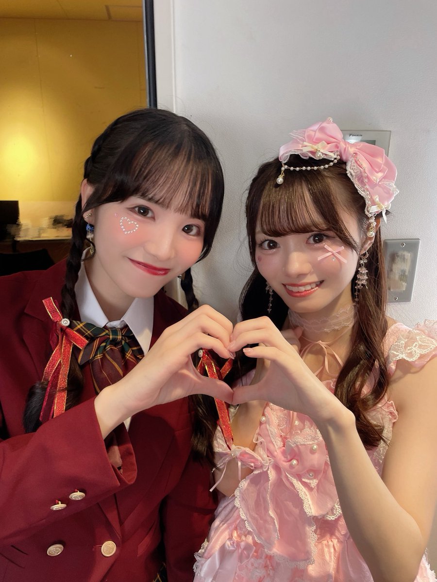 Kareai_hinata's tweet photo. ここいち誕生祭🎂今日限定ビジュ可愛くて2人を見るたび胸がきゅんきゅん💗
ソロダンスもすごいし競技も楽曲も学生生活戻れたみたいで嬉しかった🍀ソロ長野でのアイよか思い出す感動だったしカレアイへの想いも伝わって愛おしかった🩵
明日も誕生祭💛&amp;ファンミ🎫https://t.co/ldzrrAiAT1
間に合います💨 https://t.co/W8bc1FFW5v