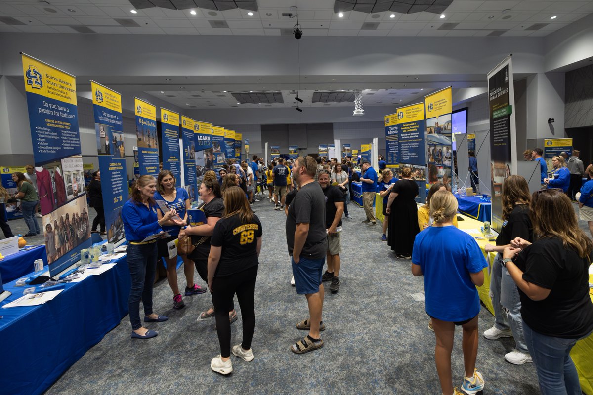 SDState's tweet photo. Welcome to campus for Senior Day and Family Weekend at #SDState! Whether you’re visiting your Jackrabbit or exploring campus for the first time, we’re glad you’re here. 🐰

Couldn’t make it? Plan your fall visit: https://t.co/LqHdkuazJU https://t.co/ssK7Ue3Eay