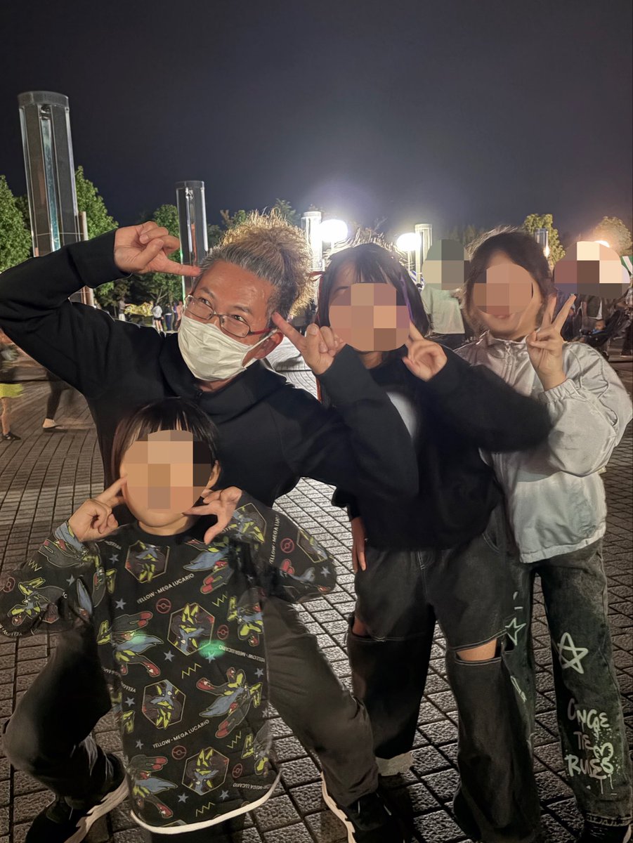 tnk02070321's tweet photo. 社長！体調万全じゃないのにありがとうございます！
推し活たのしーっ！笑

 #さくらいと #ちょんまげパーマ社長 https://t.co/Qn5n47ToVZ