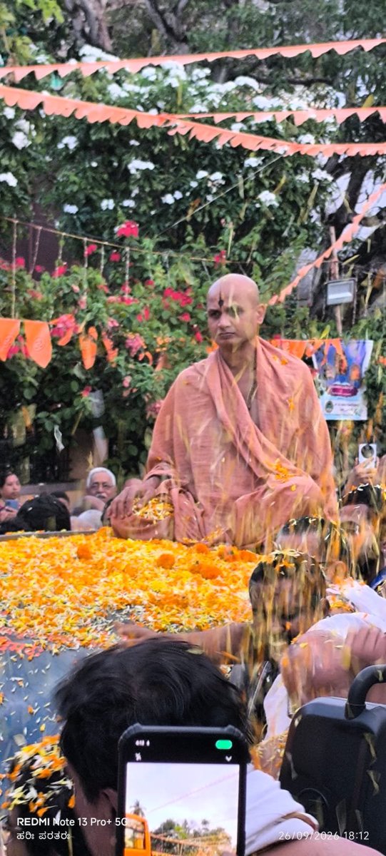 GuttalPguttal's tweet photo. Dharwada  Chaturmasya seemolanghana 🙏 https://t.co/SIqe4G2na5