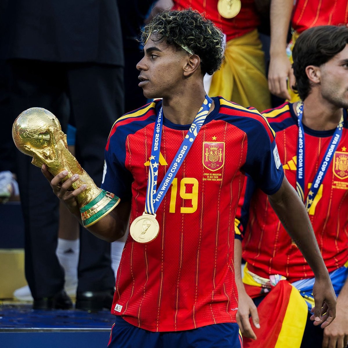 AccessYamal's tweet photo. 🚨🎙️| Lamine Yamal: "After the final, my family was very happy. The problem with that is they don’t know the meaning of defeat. I go to the Euros, I win it; I go to the World Cup, I win it. It seems easy." 💁‍♂️ https://t.co/7Ibt3wcbqd