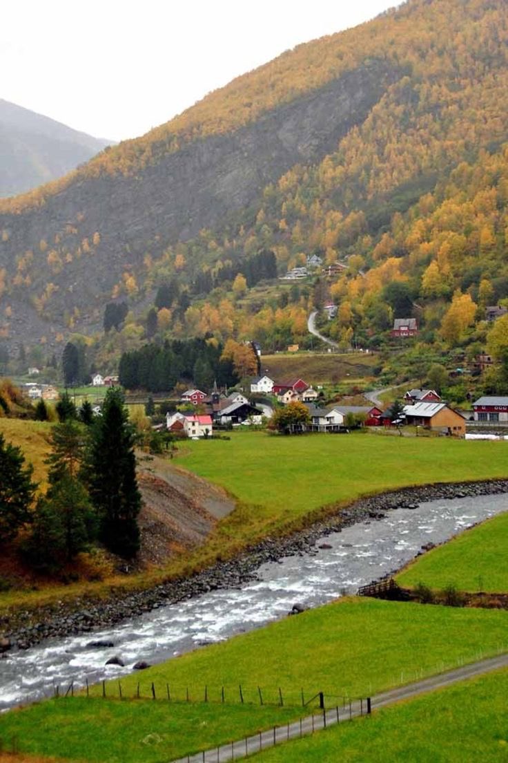 reminiscinbby's tweet photo. Flam, Norway https://t.co/LP2CvkGBNG