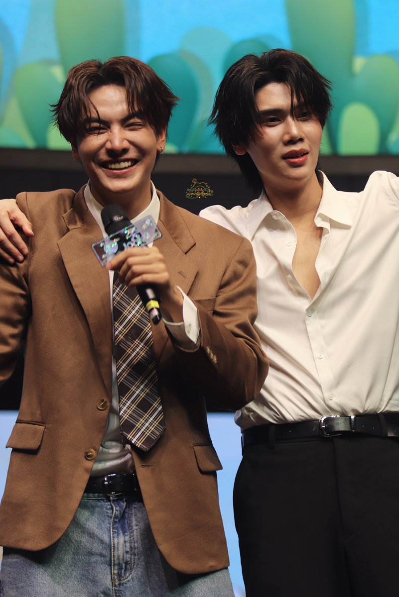 apricityofyoux's tweet photo. 💛💛💛

JOONGDUNK JAIDEE SEOUL SMILES

#JDJaideeFMinSeoul
૮꒰ྀི #จุงดัง #JoongDunk ꒱ྀིა https://t.co/NVvTZYkBWE