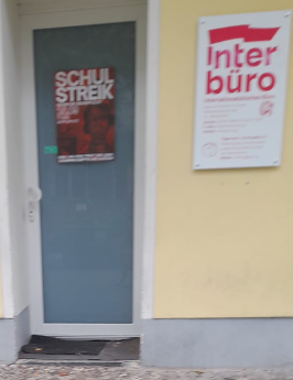 TheBydand's tweet photo. @Heroiam_Slava East 🇩🇪 Youth voted  75% for #AfD+#DieLinke 
Coincidence with the latest Pisa survey 
+ affluent neglect? Much likely! Now you know the kitchen talk at home! Left radical NGOs promoting this country-wide strike, homebase for antisemitic campaigns in B too!
https://t.co/bRQ7znEVsa https://t.co/Zlt0BUKO0v