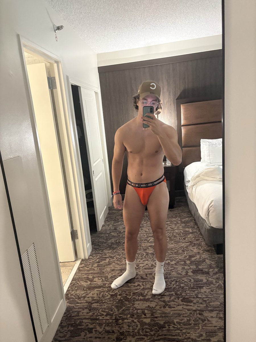 Drewspicschi's tweet photo. Naturally had to check out this hotels mirrors! #brief #bikini https://t.co/4TX06b5ztX