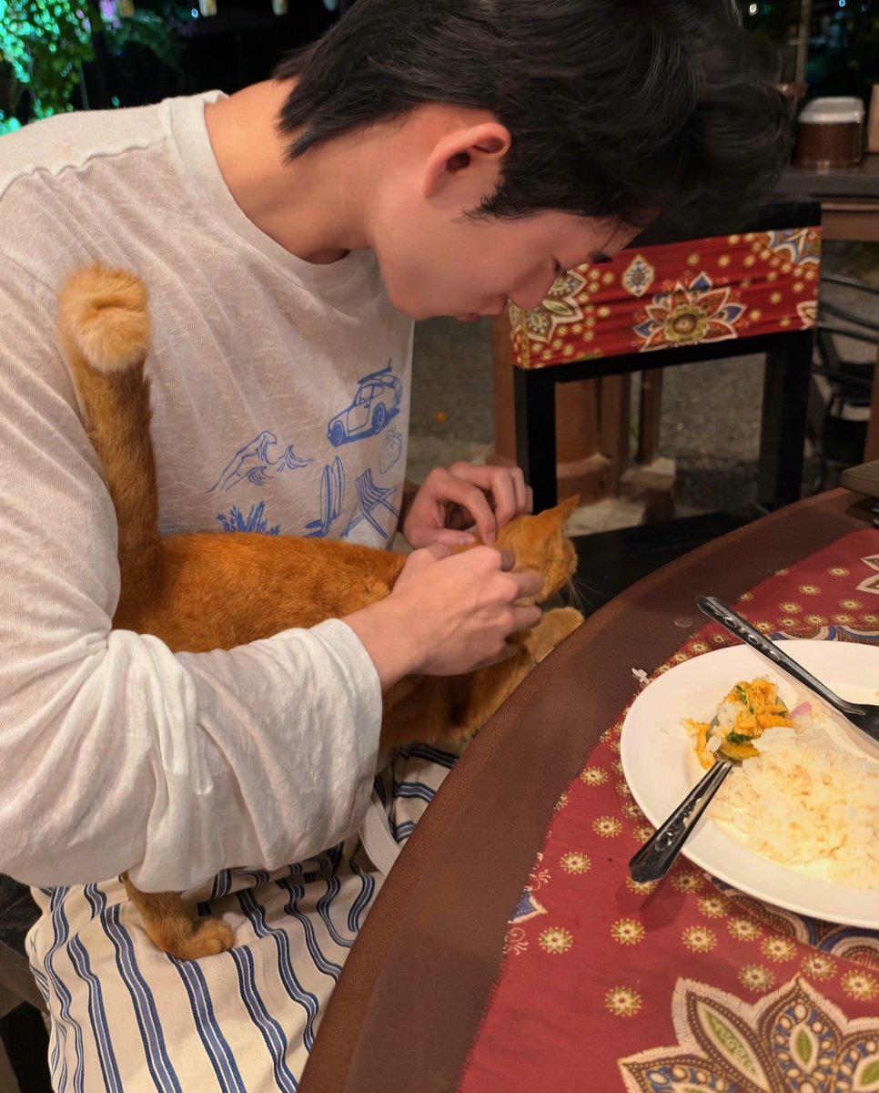 harxeuphoria's tweet photo. cat with cat 🥺💘

꒰ #est_rvp ꒱ 
#YouManiacSeriesEP5 https://t.co/25VqmAyNeu