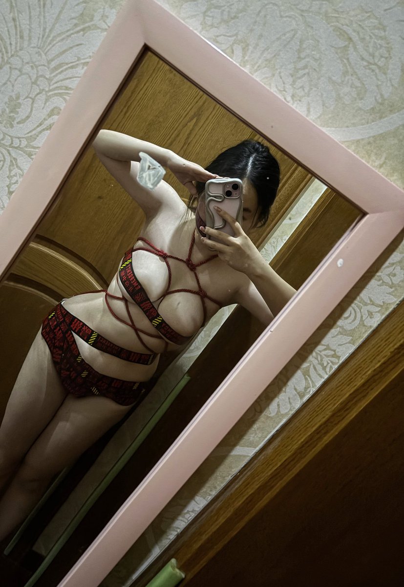 sniperB0t's tweet photo. 《女-加急匹配》：刚高考完的高中生

处女！！！身高164 体重102 胸发育的很好

想找个温柔 经验丰富 温柔的男人给他破身！

联系方式 : https://t.co/IYg8woXvku https://t.co/TJ2qh1flQR