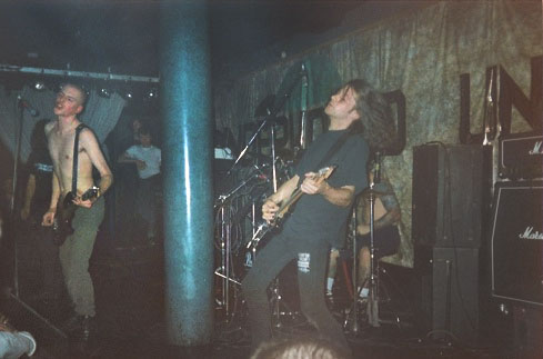 _BandAtlas_'s tweet photo. Godflesh (Industrial Rock)

Godflesh forged a singular sound, fusing industrial weight with metal's power. Their early, practical drum machine use defined their mechanical brutality, a hallmark creating a hypnotic, relentless pulse that influenced many bands. https://t.co/yr7ntdykDP
