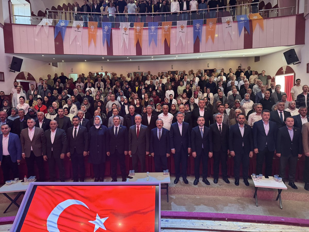 aliihsangurel60's tweet photo. 📍Genişletilmiş İl Danışma Meclisi Toplantısı

İlk günkü aşkla büyük bir özveri ve heyecanla il ve ilçe teşkilatlarımızın her kademesinde görev alan dava ve yol arkadaşlarımızın katılımlarıyla Genişletilmiş İl Danışma Meclisi Toplantımızı gerçekleştirdik. https://t.co/6ADxjFFdOP