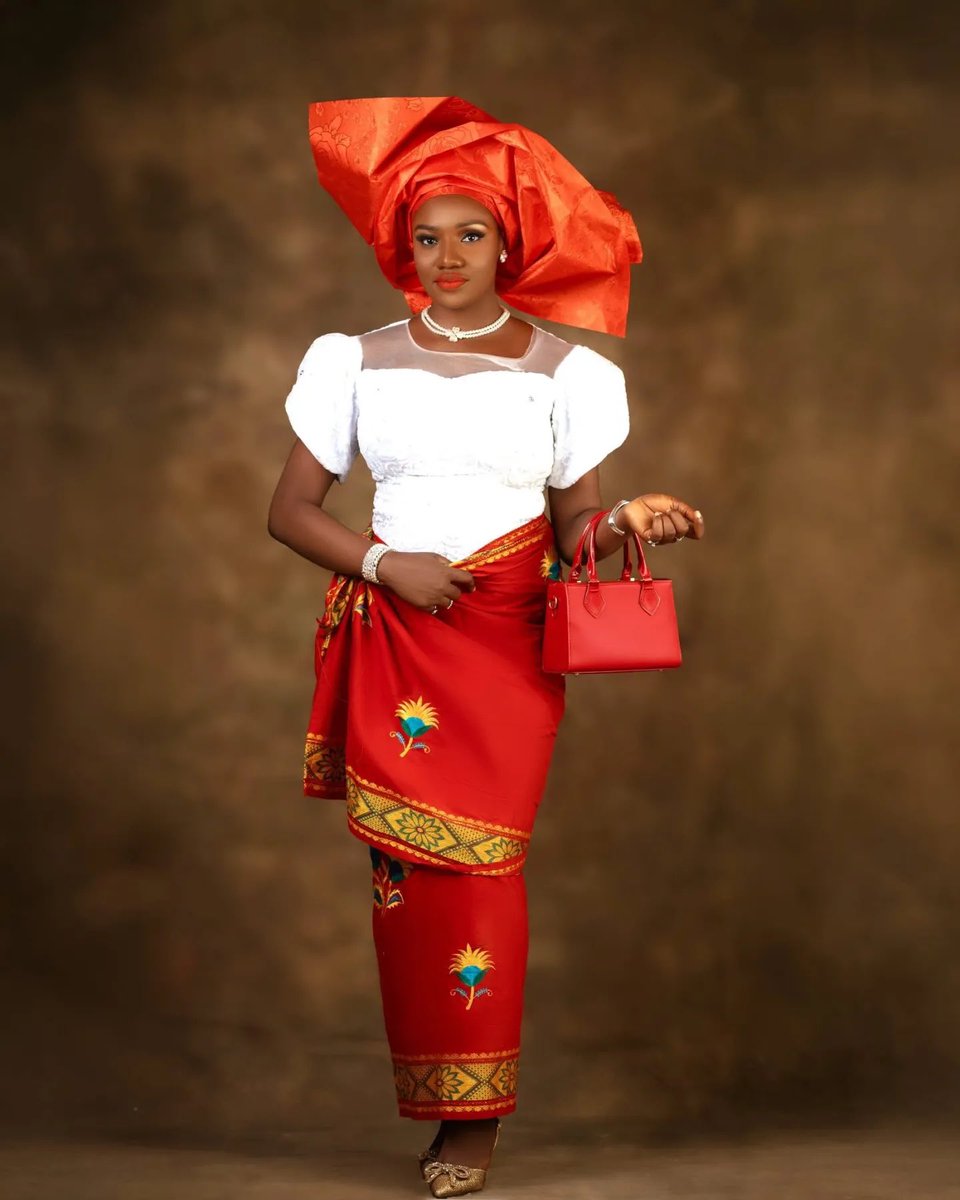 jcokechukwu's tweet photo. 🔥🔥🔥 OXFORD UNIVERSITY PRESS INCLUDED ICHAFU IN ITS INTERNATIONAL BACCALAUREATE (B) CURRICULUM RESOURCES!

“Ichafu, the bold head-tie towering towards the sky gains international recognition.” - https://t.co/HQm8JI7XUz 

Oxford University Press includes Ichafu the traditional Igboceremonial bold head-tie in an International Baccalaureate curriculum alongside the Japanese Kimono and other cultural textiles from around the world.

In a curriculum developed for the International Baccalaureate (IB) Diploma Programme, the Ichafu is featured under a section called “Textiles and Cultural Signs.” 

The publication examines the meaning, symbolism, and cultural importance of the traditional southeastern Nigerian head-tie.
The Ichafu is studied alongside other well-known cultural garments from around the world, including the Japanese Kimono. 

Students are encouraged to explore how clothing and textiles can reflect a people’s history, identity, traditions, and values.

Traditionally, the Ichafu is made from rich fabrics such as Damask, Brocade, George, and Akwete cloth. It is known for its elaborate design, large size, and striking appearance. Carefully wrapped and arranged, the Ichafu often rises high above the head in a towering style that symbolizes elegance, dignity, prestige, and cultural pride. Its impressive height and structure make it one of the most distinctive ceremonial headdresses in Igbo culture.

The Ichafu is commonly worn during weddings, title-taking ceremonies, festivals, and other important cultural events. Beyond its beauty, it serves as a powerful symbol of identity, heritage, and social status.
This recognition shows that the Ichafu is more than a traditional piece of attire. It is an important cultural symbol that is now being studied in an international academic setting.

For generations, the Ichafu has been a treasured part of Igbo cultural expression. Its inclusion in an Oxford University Press educational resource highlights the growing global appreciation of Igbo culture and traditions.

The recognition is another reminder that indigenous African traditions continue to make valuable contributions to world culture and education. The Ichafu is not only a cherished part of Igbo heritage, it is now part of documented international study in this art, culture, and visual communication.

Me: From Igbo apprenticeship system (nwa odibo) or #nwaboi to #omugwo to now #ichafu, Igbo culture is being carefully integrated into global educational curricular and studied wildly, whilst people we are forced to share common geography with are busy trying to belittle, imitate and diminish our ultra rich and buoyant cultural heritage 

#Ichafu #ichafunnukwu #omugwo #nwaboi #nwaodibo 

#IgboAmaka 💪🔥😍

Link below, maka ndi uta:

https://t.co/id7PJknaJF
