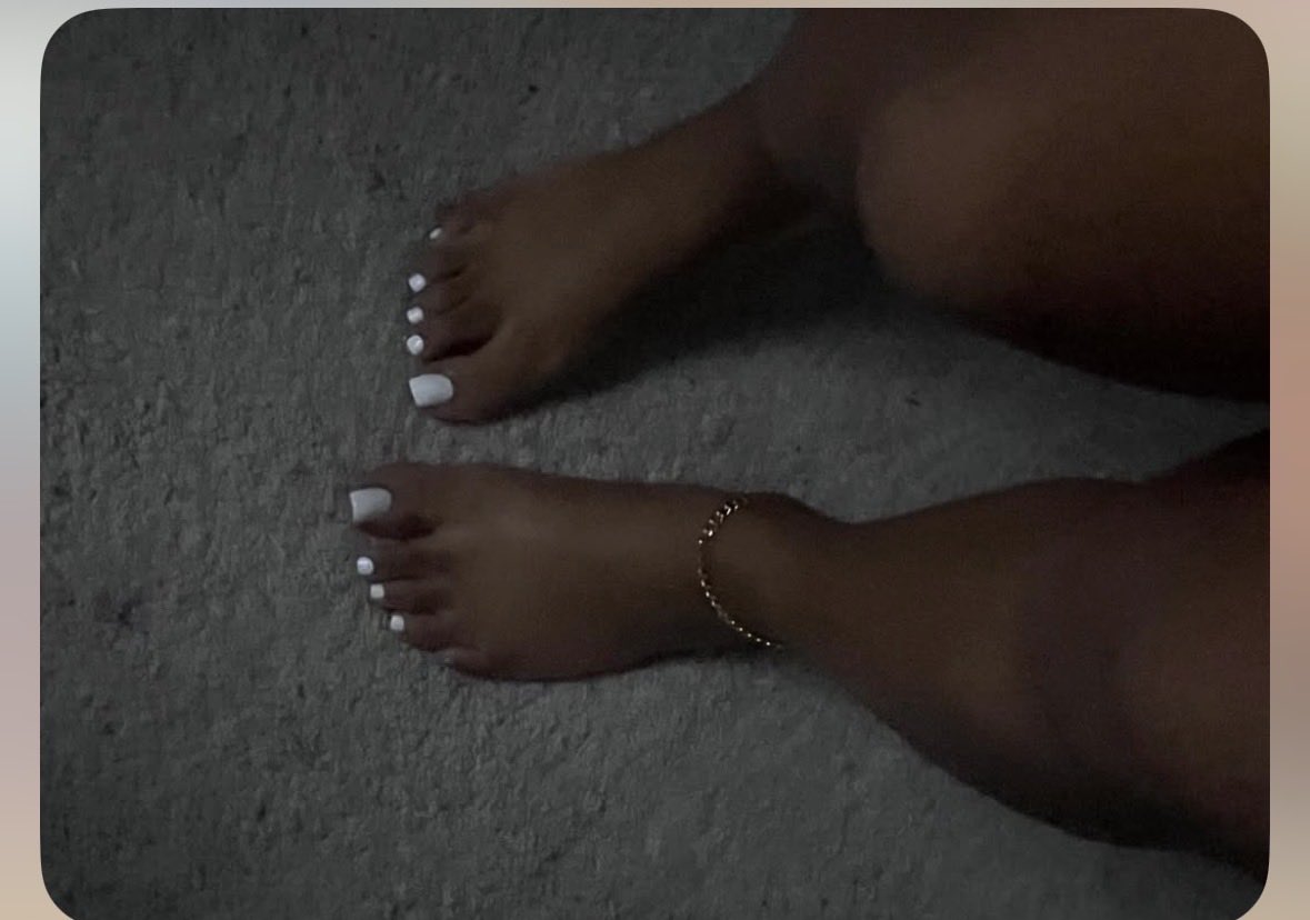 user8762b's tweet photo. hi i’m on only feet dm to come subscribe https://t.co/KJZ4soZkxn