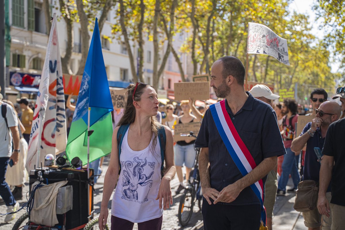 mbompard's tweet photo. Ce matin à Marseille, nous étions nombreuses et nombreux à marcher pour le climat. 

Après l'été que nous avons connu, la planification écologique est plus nécessaire que jamais. Avec Jean-Luc Mélenchon, nous instaurerons la règle verte et les écorégions pour la mettre en œuvre. https://t.co/1L6kRlAnm3
