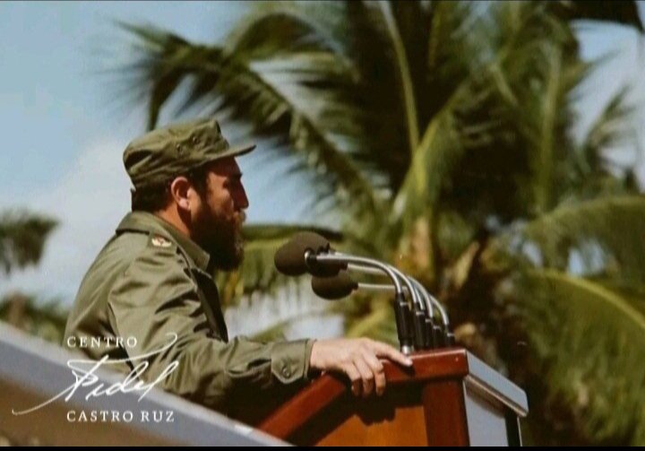 JosLuis74030336's tweet photo. #Fidel: “...Nosotros antes que nada sentimos los intereses de nuestra patria y de nuestra América, que es también una patria grande de todos nosotros". #AmericaUnida
#CubaEstáFirme https://t.co/38FuH2MZ6f