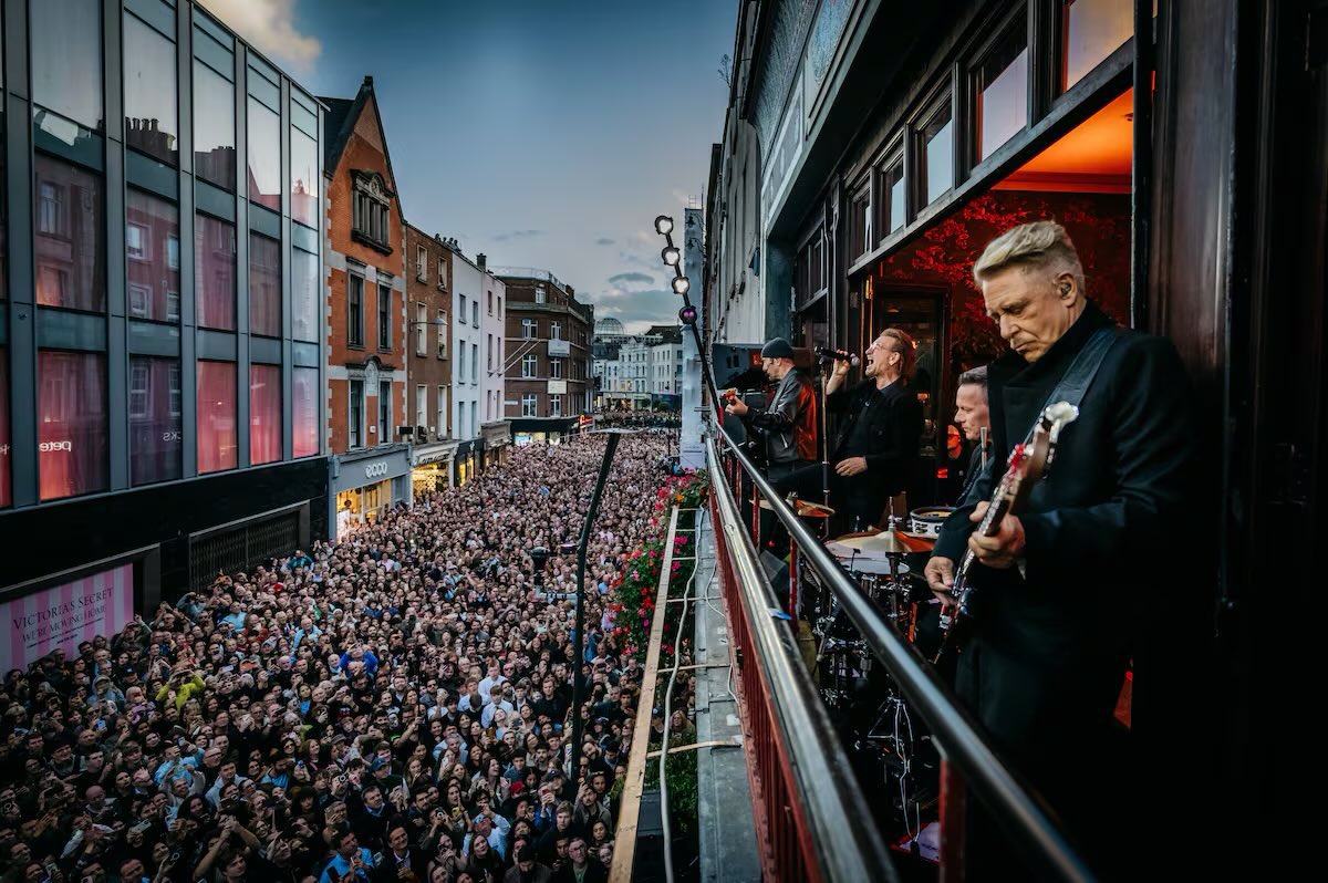 iamaU2fan's tweet photo. Thanks to @u2br for posting this pic and giving us the true sense of how many fans showed up on Grafton Street for @u2’s 50th birthday performance. https://t.co/TIuAmzTx5c